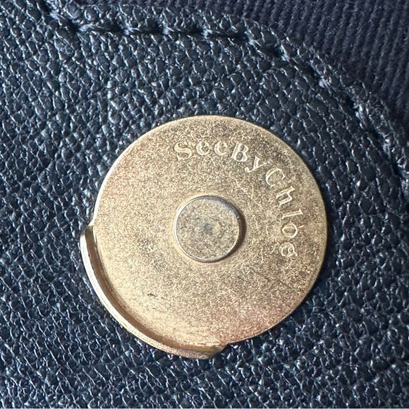 Chloé classic black 🖤 Crossbody Bag w/ Gold details - Picture 5 of 14